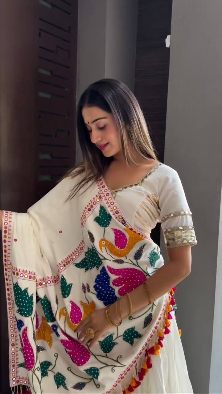 Celebrate this Navratri in style with our Exclusive Full Stitched Lehenga Choli Set — a perfect blend of traditional craftsmanship and festive elegance.