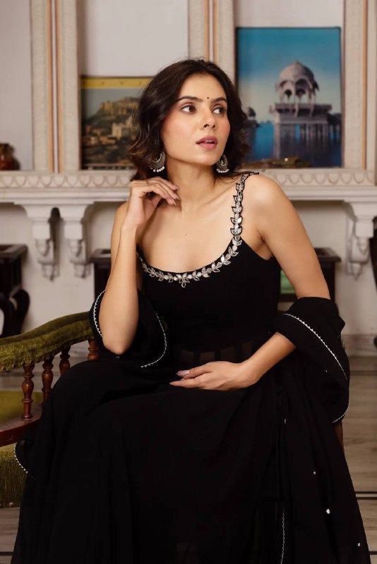 Shine with elegance in our exclusive 3-piece Plazo Set