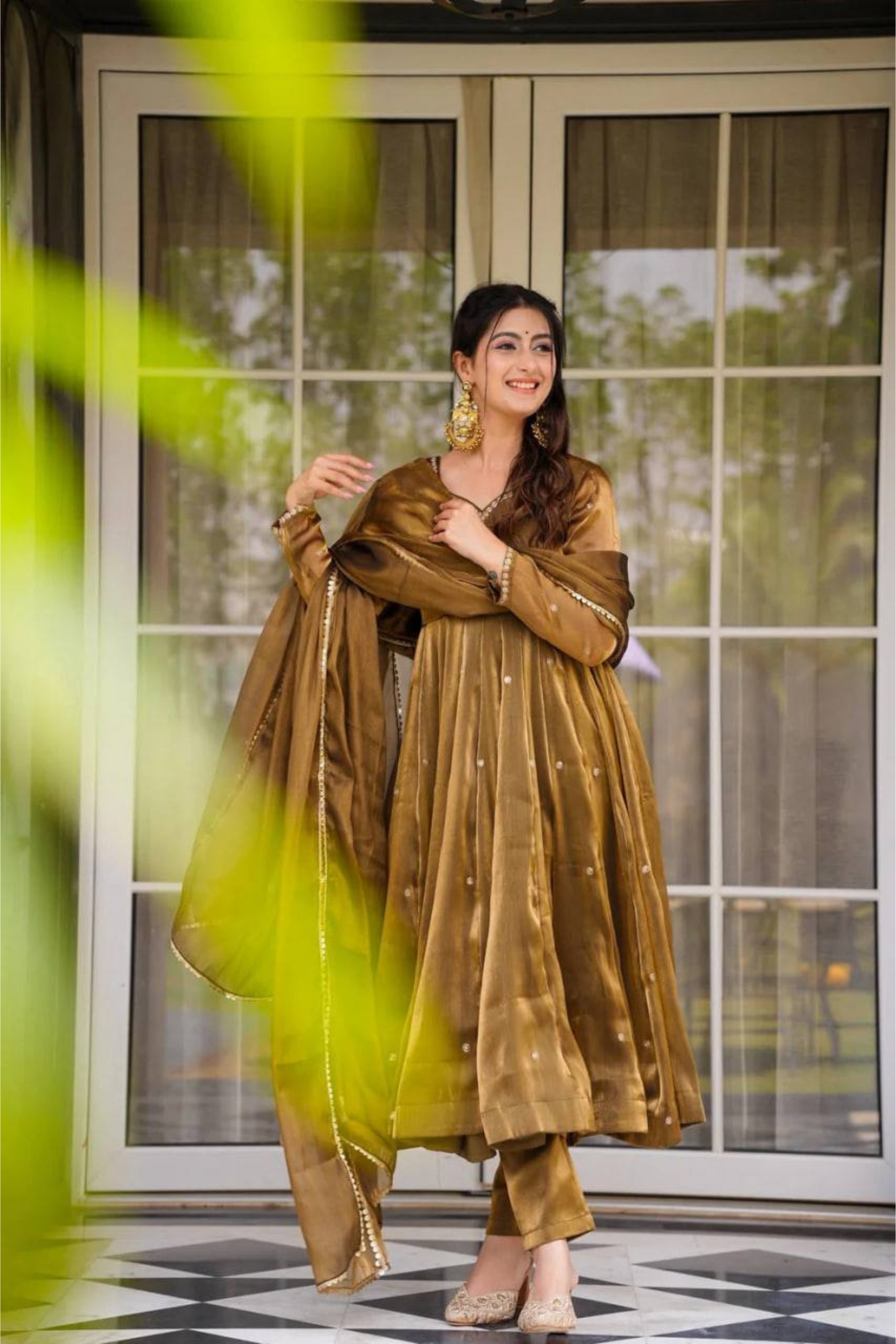 Unveil your elegance with our beautifully designed 3-piece set(imp)